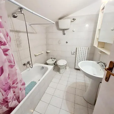 Apartment Trilocale In Affitto