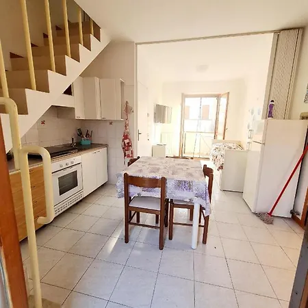 Apartment Trilocale In Affitto
